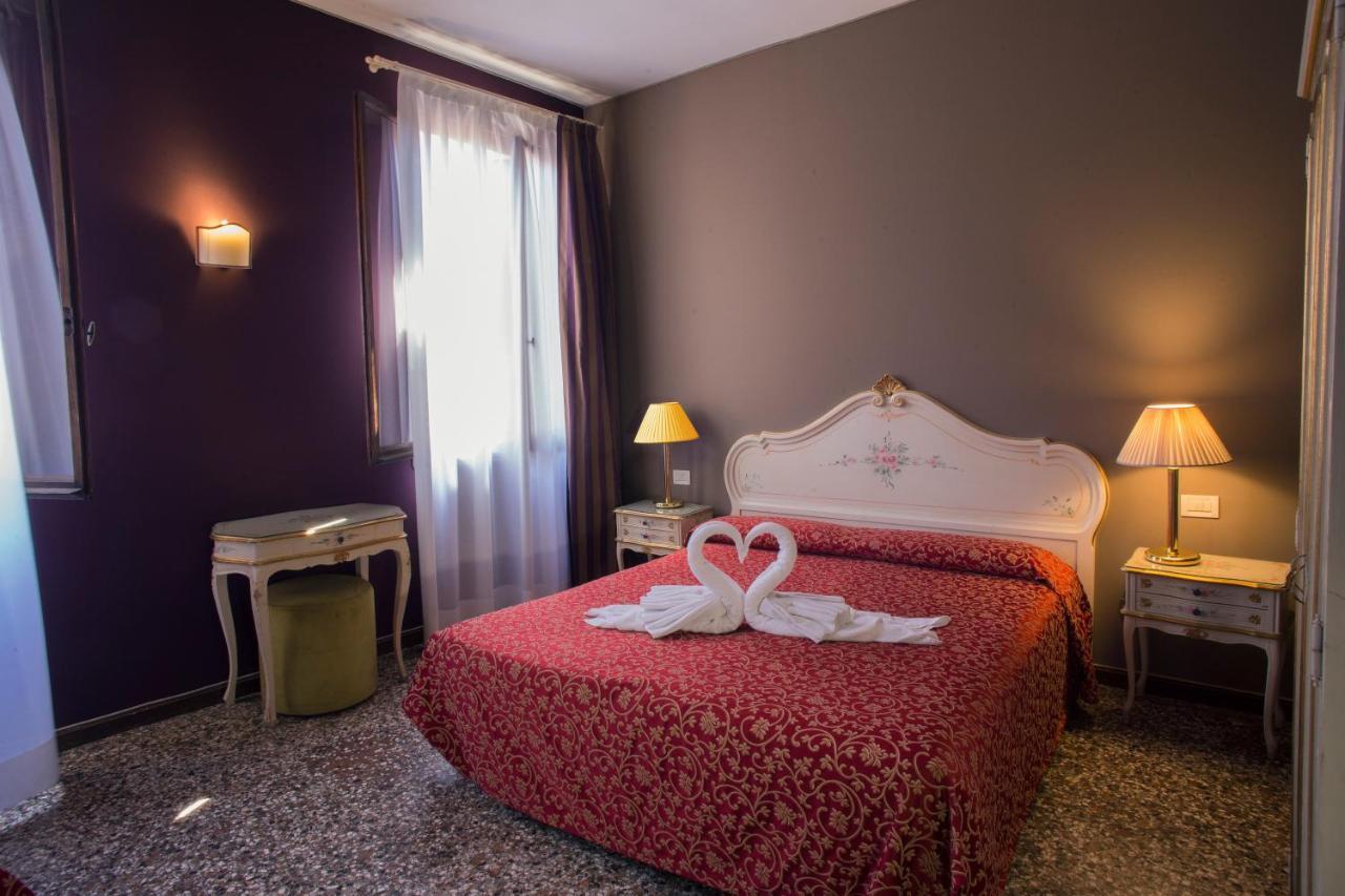 ホテル カーサ マルティーニ ヴェネツィア エクステリア 写真